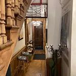 Apartment Harlem Brownstone *