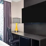 Hotel Glo Western Bronx Nyc New York