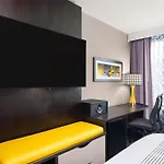 Hotel Glo Western Bronx Nyc