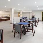 Glo Western Bronx Nyc Hotel