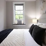 Stylish Retreat In Midtown Nyc Walk To Everything New York