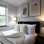 Stylish Retreat In Midtown Nyc Walk To Everything Apartment *