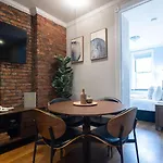 Apartment Stylish Retreat In Midtown Nyc Walk To Everything New York