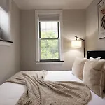 Apartment Stylish Retreat In Midtown Nyc Walk To Everything