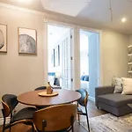 Apartment Stylish Retreat In Midtown Nyc Walk To Everything *