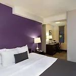 La Quinta By Wyndham Park Hotel