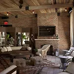 Hotel Refinery -