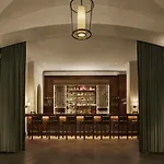 Hotel Refinery -