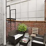 Life 4* New York