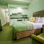 Beacon Hotel 4*
