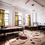 Hostel Ny Moore *
