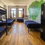 Ny Moore Hostel *