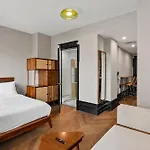 Freeman 601 By Rove With Shared Amenities *