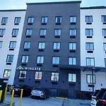 Hotel Wingate By Wyndham Jfk Airport, Far Rockaway Ny New York