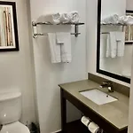 Wingate By Wyndham Jfk Airport, Far Rockaway Ny Hotel