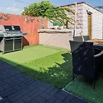 The Green Oasis Duplex 12 Minutes Away From Jfk