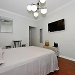 Cozy Near Park!, June To Aug 90 Days Required Apartment *
