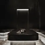 Aman Hotel *