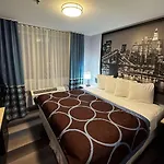 Super 8 By Wyndham Brooklyn Fulton Street Broadway Junction