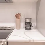 Modern & Min Brooklyn Gem W Balcony Apartment *