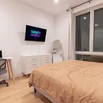 Modern & Min Brooklyn Gem W Balcony * New York