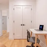 Modern & Min Brooklyn Gem W Balcony