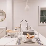 Apartment Modern & Min Brooklyn Gem W Balcony
