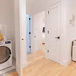 Apartment Modern & Min Brooklyn Gem W Balcony New York