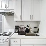 Homelike Suites In The Heart Of China Town