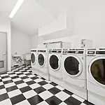 Newly Renovated 1 Bedroom - Elevator - Laundry Apartment