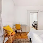 89-2r 1br Upper East Side New York