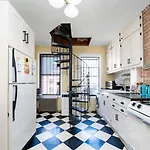 Apartment Charming 3-bedroom In Midtown West *