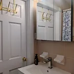 Manhattan Rose Homestay *