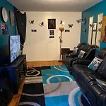 Cozy 2 Bedroom Apartment In Thriving Crown Heights Area