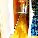 3 Bedroom Apt In Lic, 2 Stops To Manhattan!