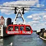 3 Bedroom Apt In Lic, 2 Stops To Manhattan!