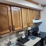 Booking.Com Exxlusive: Fully Furnished One Bedroom Entire Apartment With Full Size Bed. For One Person Or Couple, Soulmate Positive Friendship