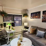 Booking.Com Exxlusive: Fully Furnished One Bedroom Entire Apartment With Full Size Bed. For One Person Or Couple, Soulmate Positive Friendship