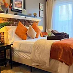 2 Homestay
