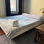 East Harlem Townhouse Room
