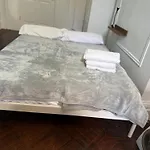 East Harlem Townhouse Room