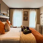 2 Homestay