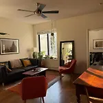 Sunlit Luxury 2Br Harlem Brownstone Retreat With Terrace Near Express Trains