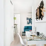 48-4fe 2br Prime Midtown West Apartment