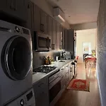 Sunlit Luxury 2Br Harlem Brownstone Retreat With Terrace Near Express Trains