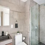 48-4fe 2br Prime Midtown West * New York