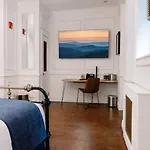 Life Hotel 4*