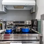 Entire 3bdr W/parking, Backyard, Firepit, Bbq Villa New York