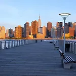 Lic Manhattan View 3*