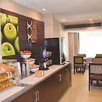 La Quinta By Wyndham Park 3*